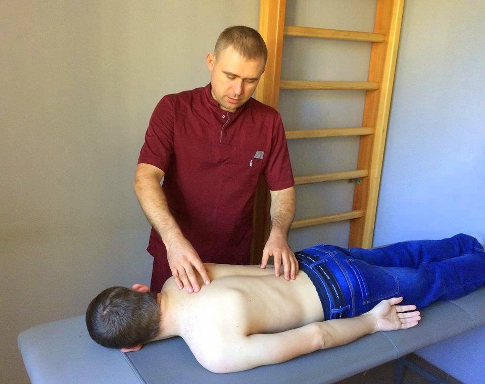 Іван Сергійчук з пацієнтом