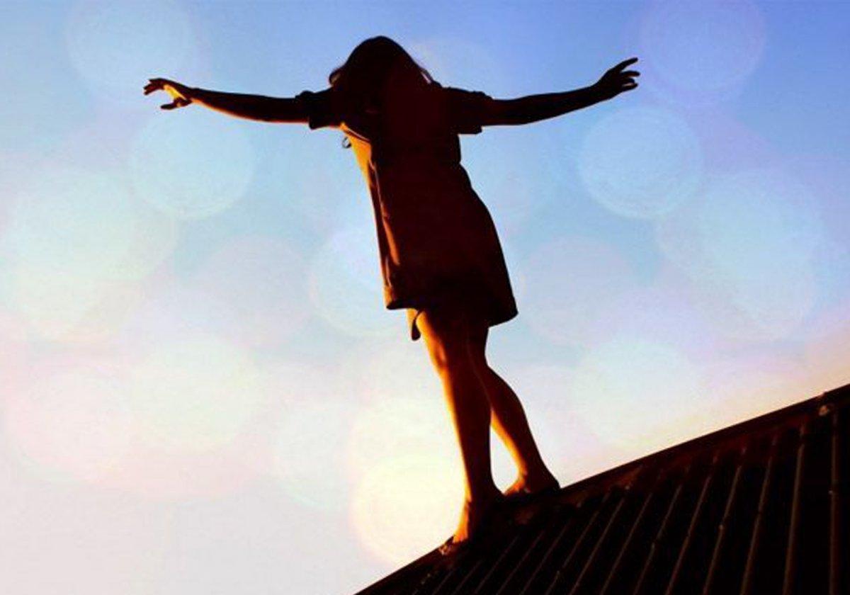 дитина на даху