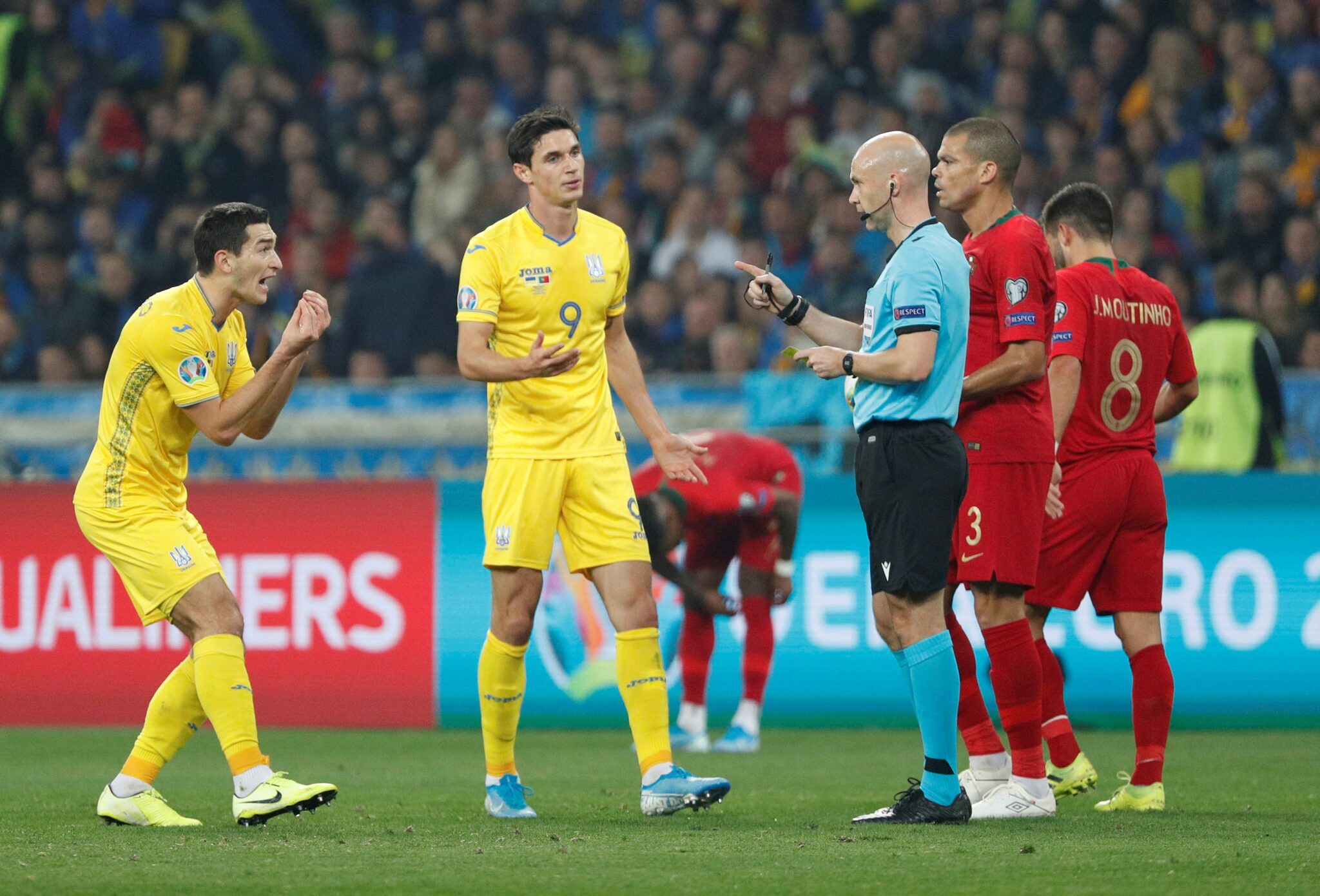 Степаненко невдоволений жовтою карткою